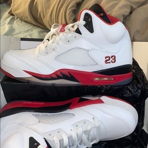 Jordan Retro V’s (fire red color way 2013)